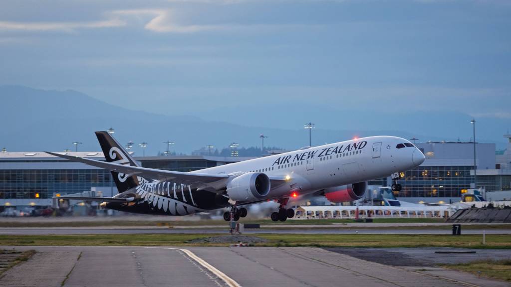 Flugzeug der Airline „Air New Zealand“ beim Start.