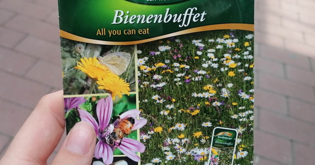 Eine Packung einer Wiesenblumen-Mischung.