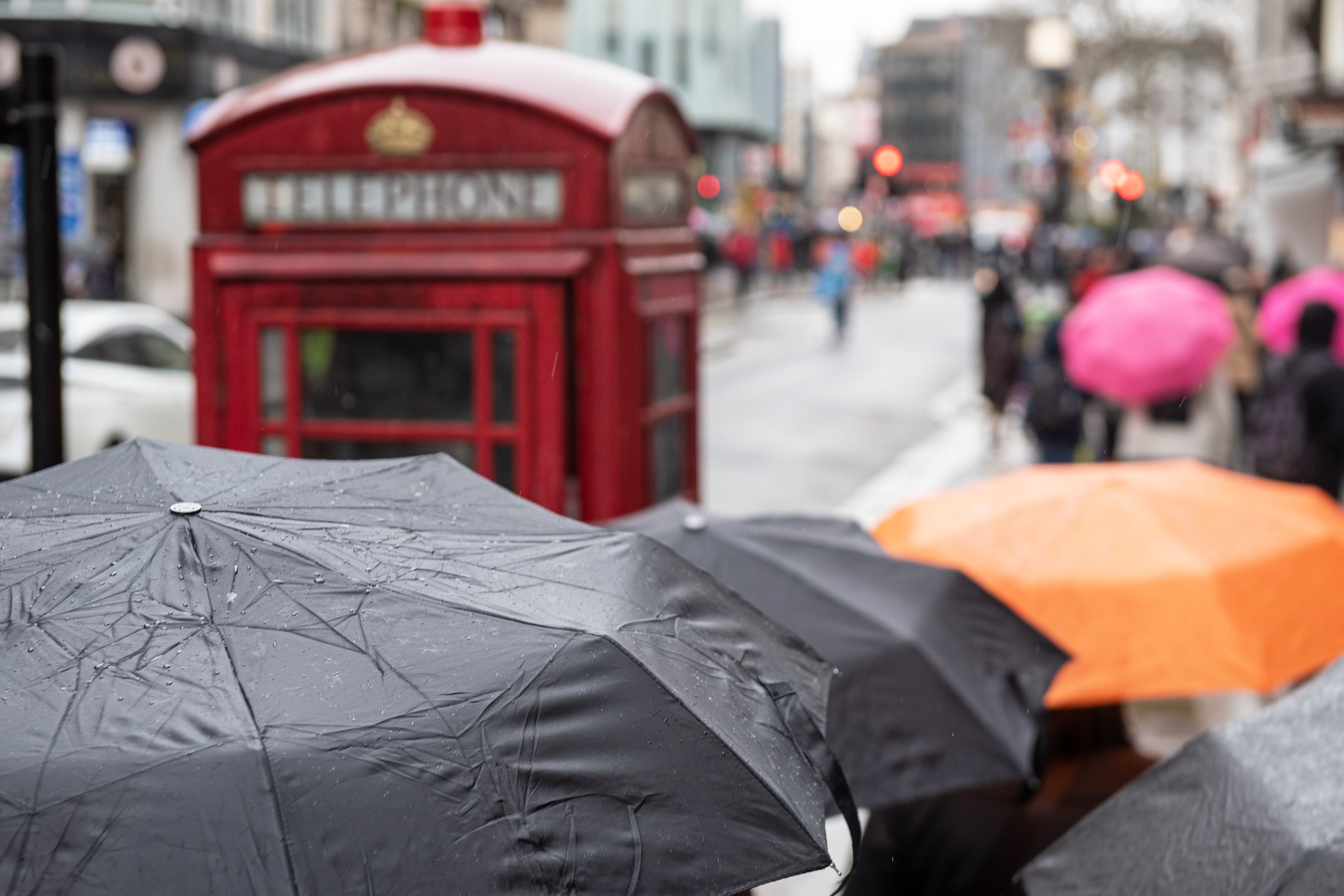 Regenschirme in der Londoner Innenstadt