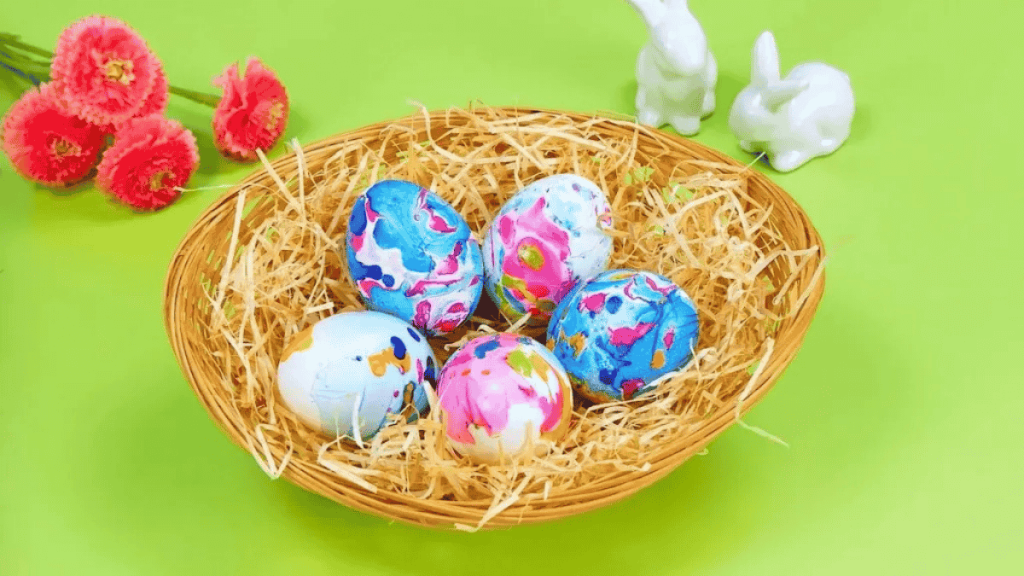 eier mit nagellack färben