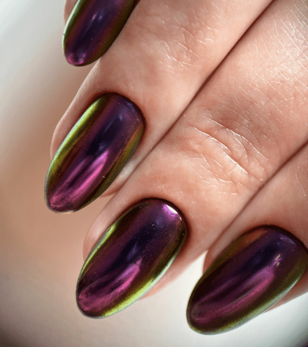 Lila Chrome Nails