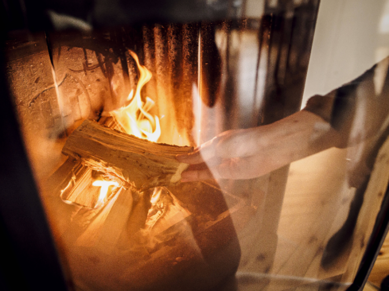 BuÃŸgeld droht: 3 Dinge, die du im Kamin nicht verbrennen darfst