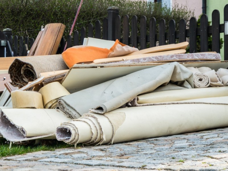 Teppich entsorgen: Diese 3 MÃ¶glichkeiten gibt es