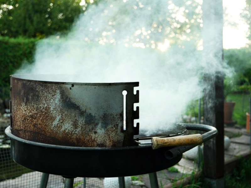 Ist Grillen im Garten erlaubt? Dieses Gesetz musst du kennen