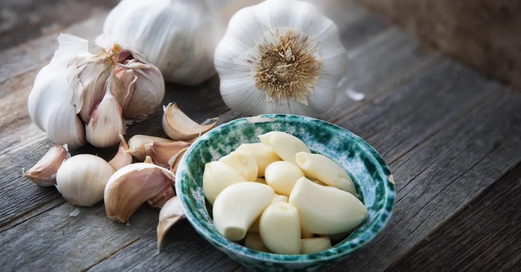 Knoblauch schälen